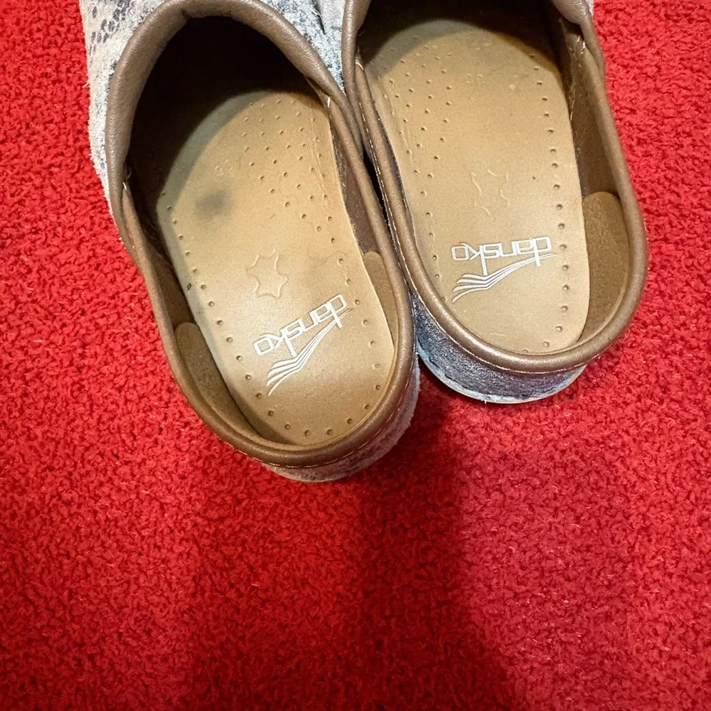Snakeskin Patterned Dansko - Picture 3 of 6